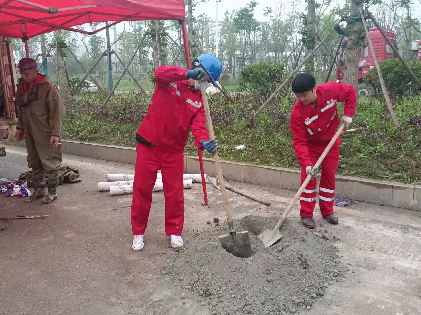 桦南管道疏通哪家好】及时进行市政管道清淤