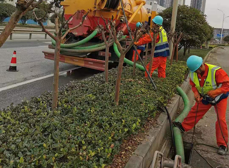 桦南市政管道清淤
