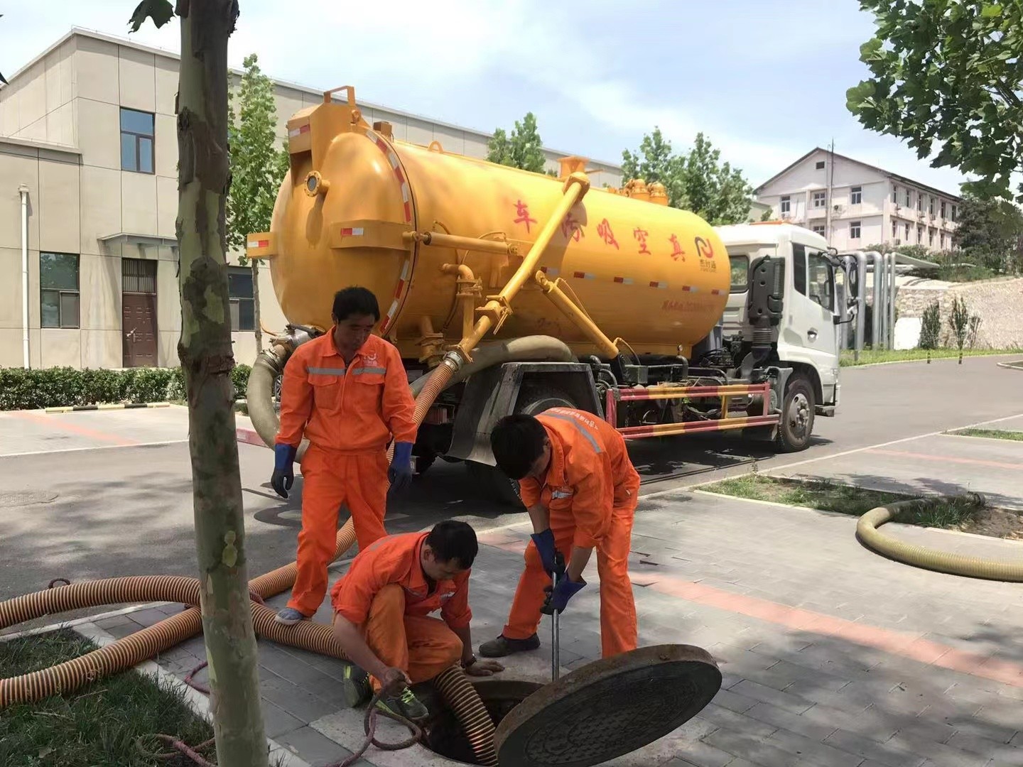 桦南化粪池清理与5-8吨吸粪车施工效率分析